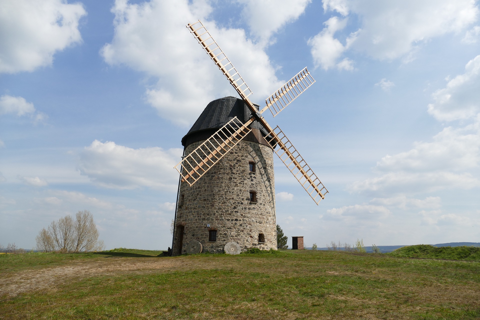 windmill-1379026_1920